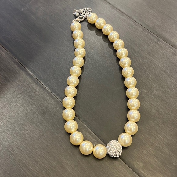 NWOT PEARL NECKLACE - Picture 1 of 13